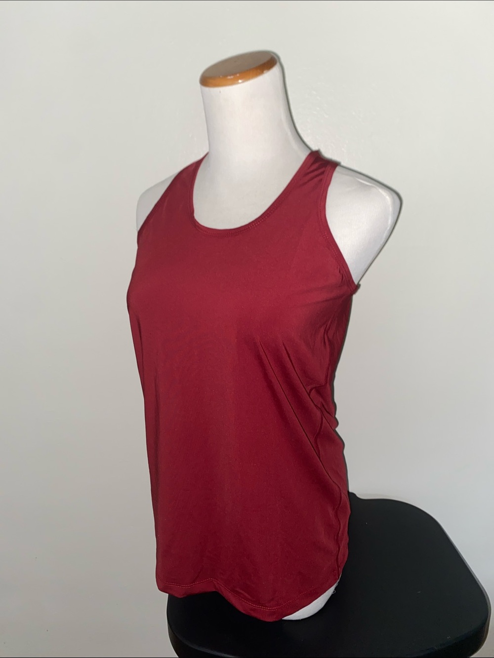 Women’s Sleeveless Tank Top - Crimson